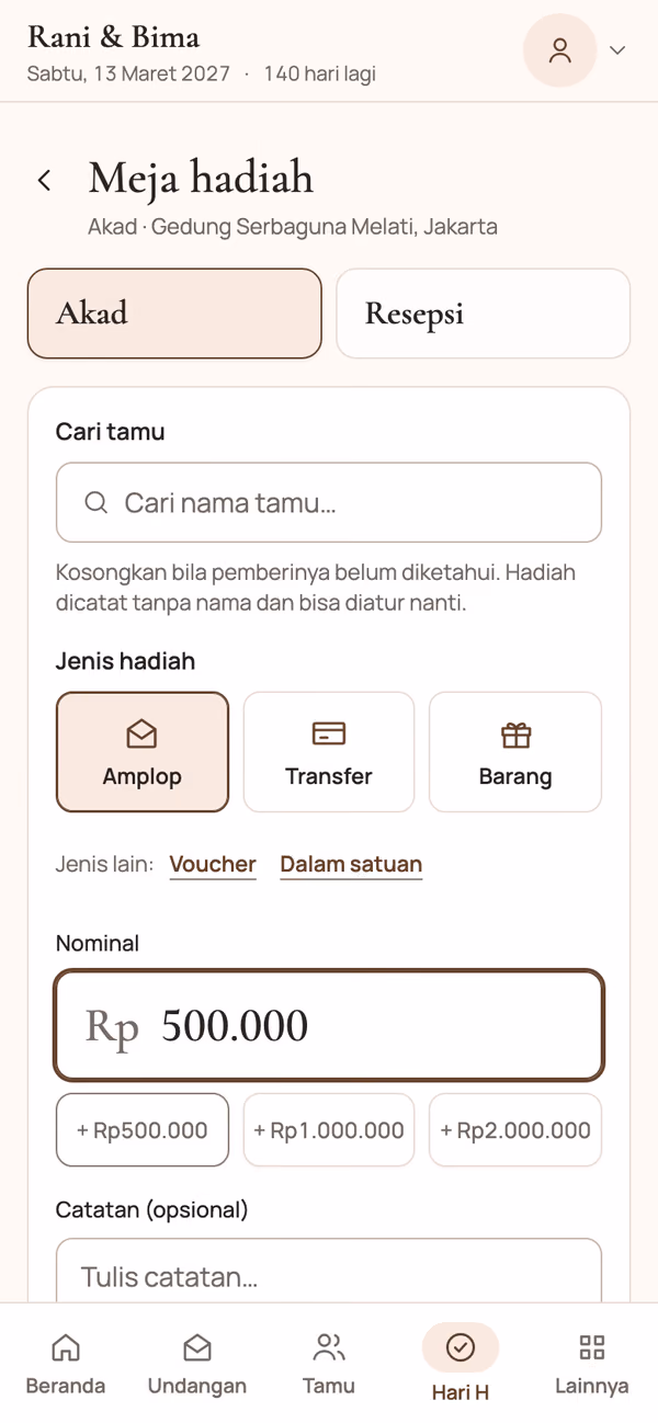 Meja hadiah di ponsel: pilih amplop, transfer, atau barang, dengan nominal Rp500.000 terisi.